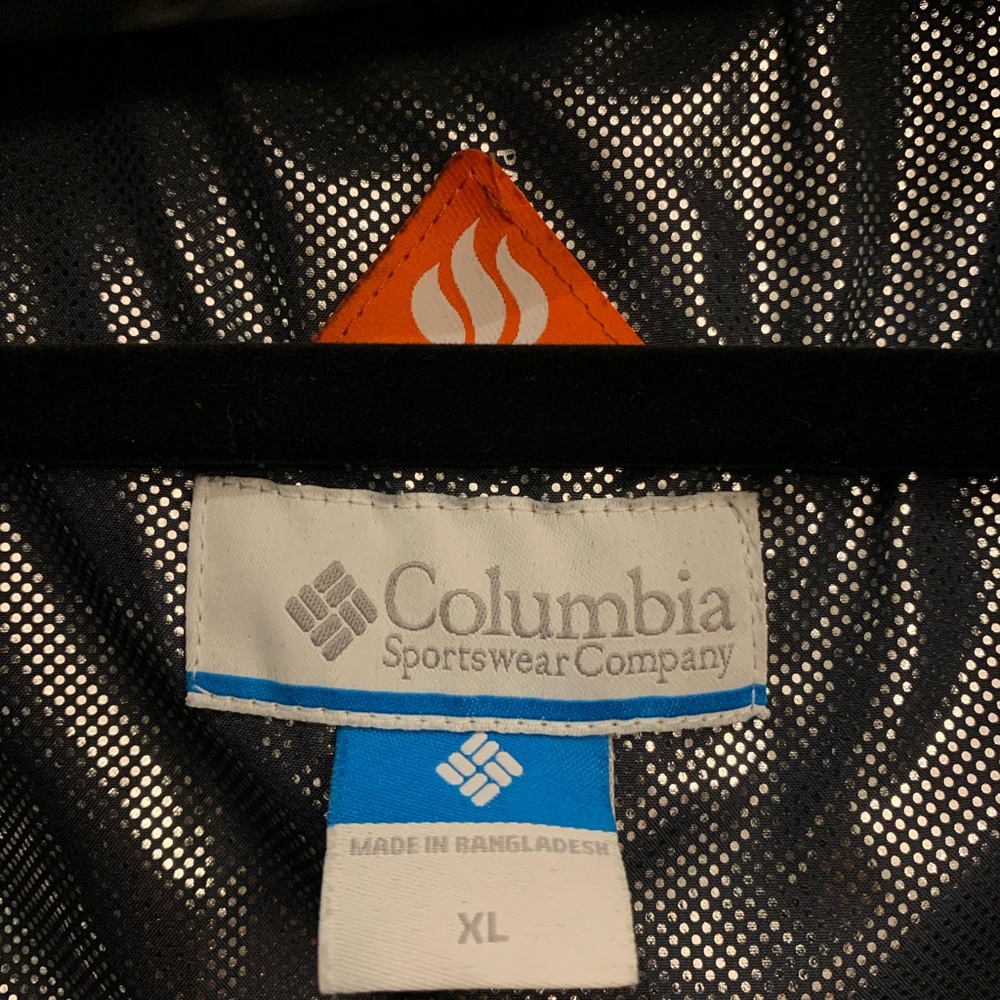 Blue Columbia Women’s winter coat - Picture 3 of 3